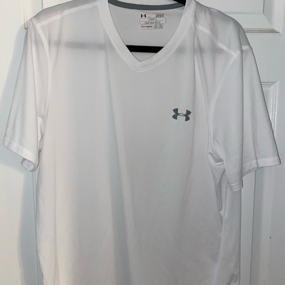 Under armour women’s v neck shirt size large - Picture 1 of 3